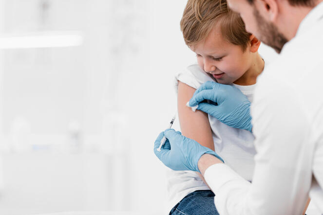 التطعيمات Vaccination